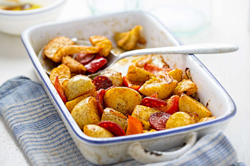 Pommes de terre au four, au chorizo et au poivron rouge 